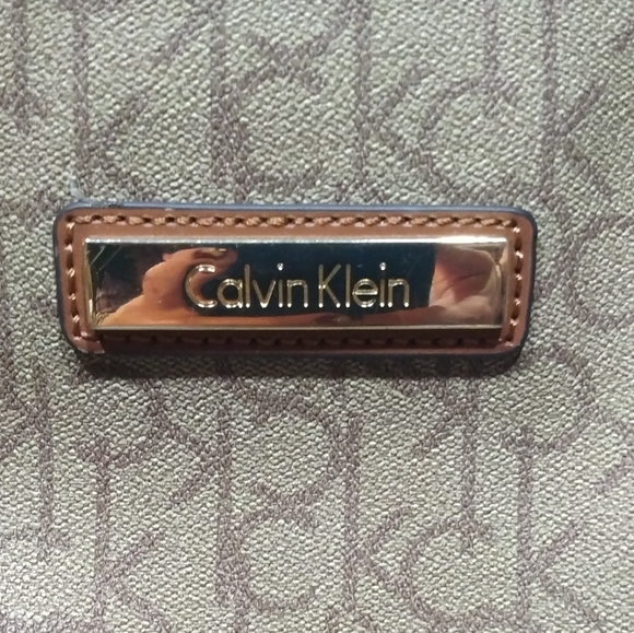 New Calvin Klein - Picture 2 of 7